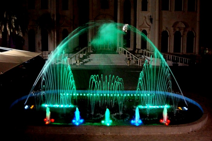 Outdoor LED Lighted Colorful Music Fountain